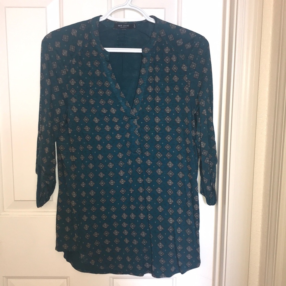 Green pattern mid length shirt